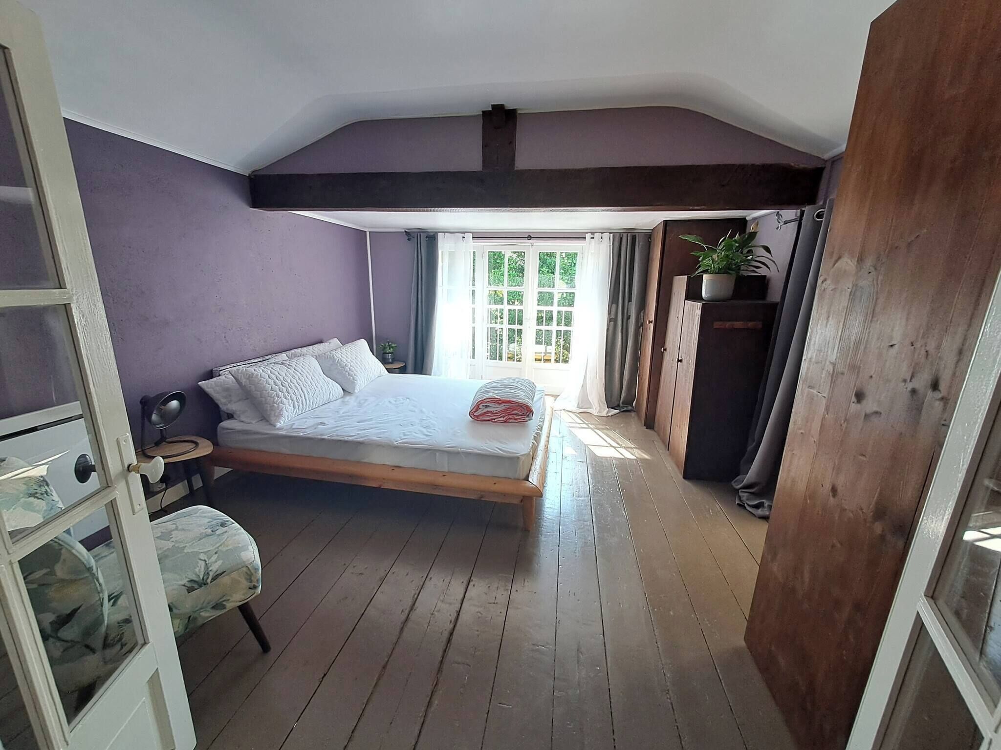 4 chambres, fer et planche à repasser