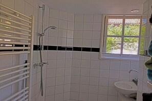 Shower - "Studio by the Water" (Broek op Langedijk)