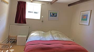 1 bedroom, travel crib, free WiFi, bed sheets