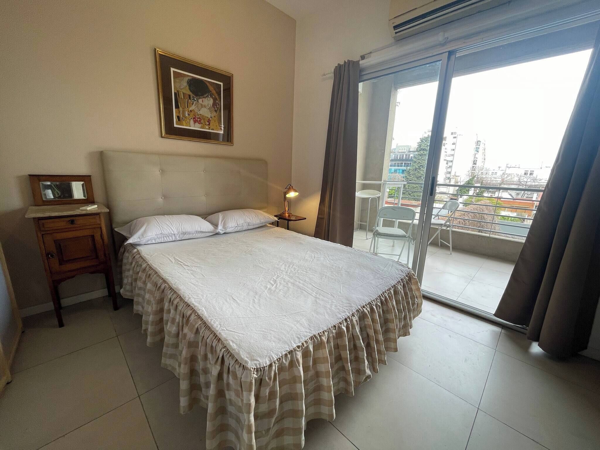 1 habitación, acceso a internet y ropa de cama 