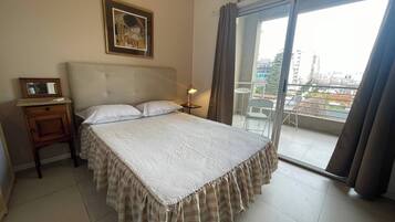 1 habitación, acceso a internet y ropa de cama