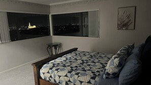 Bügeleisen/Bügelbrett, Reisekinderbett, kostenloses WLAN, Bettwäsche