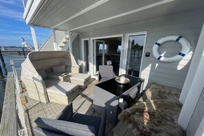Terrace/patio - Houseboat in Stralsund with swimming pool (Stralsund)
