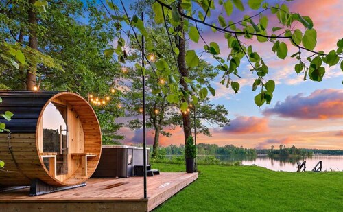 NEW | Whitefish Chain Lakefront | Hot Tub + Sauna