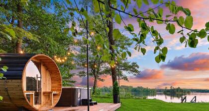 NEW | Whitefish Chain Lakefront | Hot Tub + Sauna