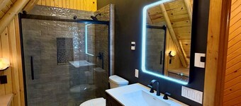 New LUXE Lakefront Cabin w/hottub|sauna|
