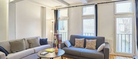 スマートテレビ、書斎 / ワークスペース