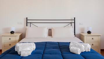 BĂŒgeleisen/BĂŒgelbrett, WLAN, BettwĂ€sche