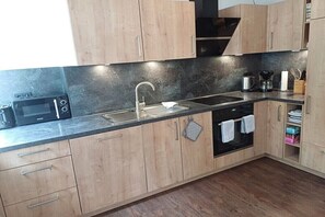 Fridge, microwave, oven, stovetop