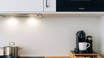 Mikrowelle, Ofen, Herdplatte, Geschirrspüler