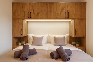 Room - New Tiny House - cozy, private + parking & terrace in Frau Holle Land! (Hessisch Lichtenau)