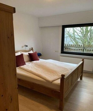 4 bedrooms, free WiFi, bed sheets - Holiday home in Schmallenberg with barbecue (Schmallenberg)