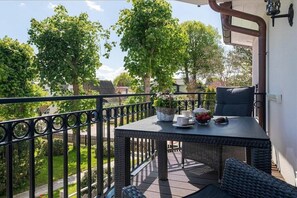 Outdoor dining - Right by the sea with sauna (Zingst)