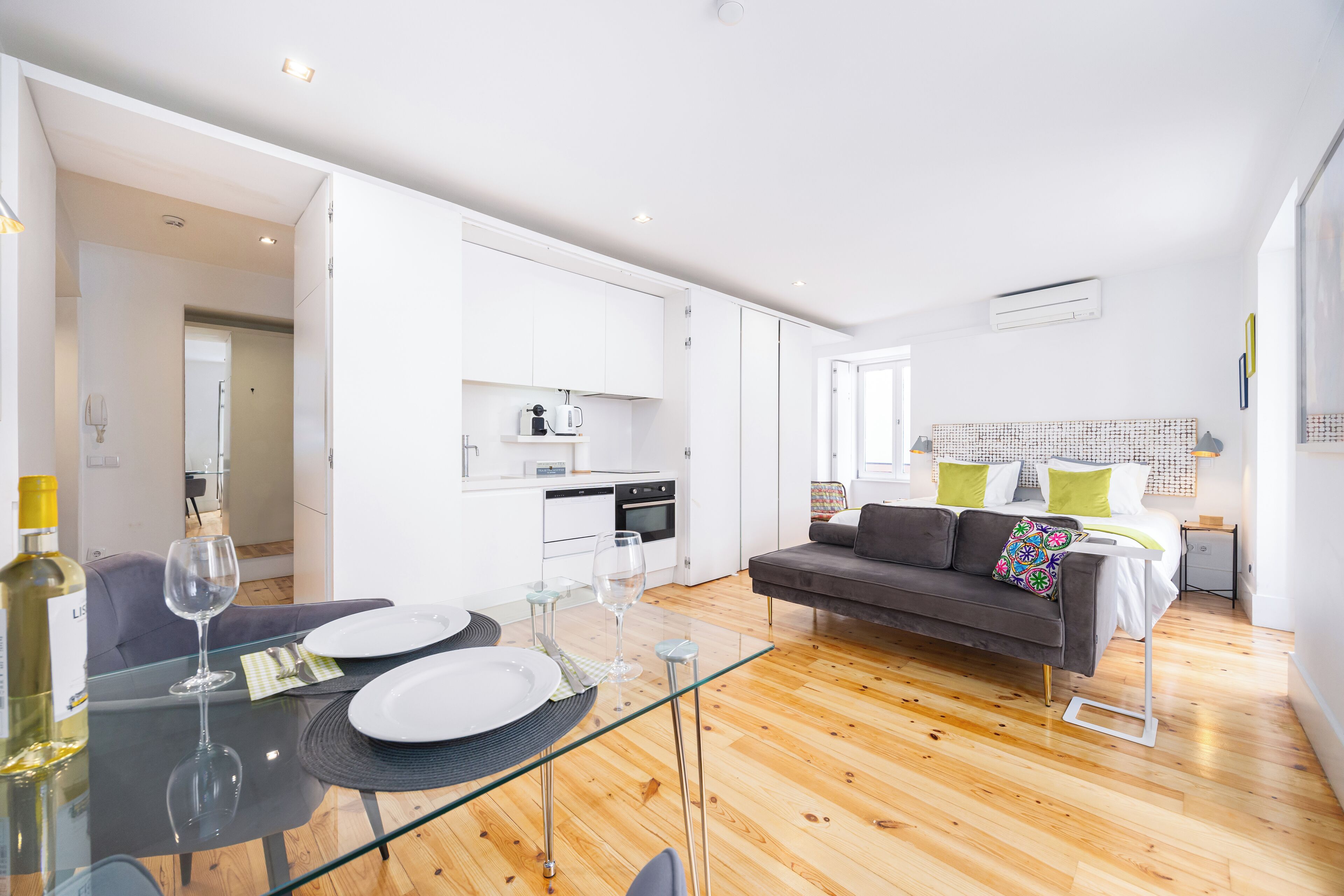 Bügeleisen/Bügelbrett, WLAN, Bettwäsche