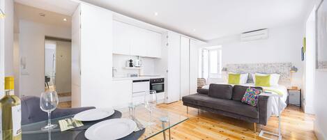 Bügeleisen/Bügelbrett, WLAN, Bettwäsche