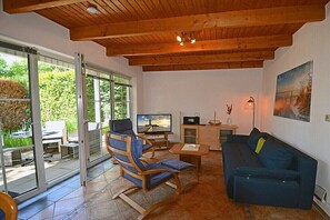 Smart TV, books - Baltic Sea idyll Breege EG (Breege)