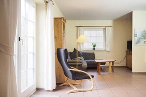 Living area - Holiday apartment in Prerow with terrace (Prerow)