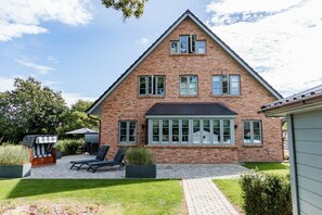 Exterior - Holiday home in Midlum with sauna and Wi-Fi (Midlum)