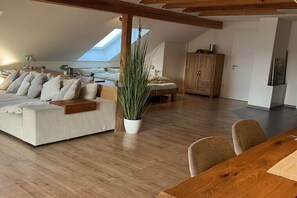 Interior - Holiday apartment with 3 bedrooms (Altdorf bei Nürnberg)