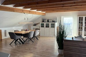 Dining - Holiday apartment with 3 bedrooms (Altdorf bei Nürnberg)