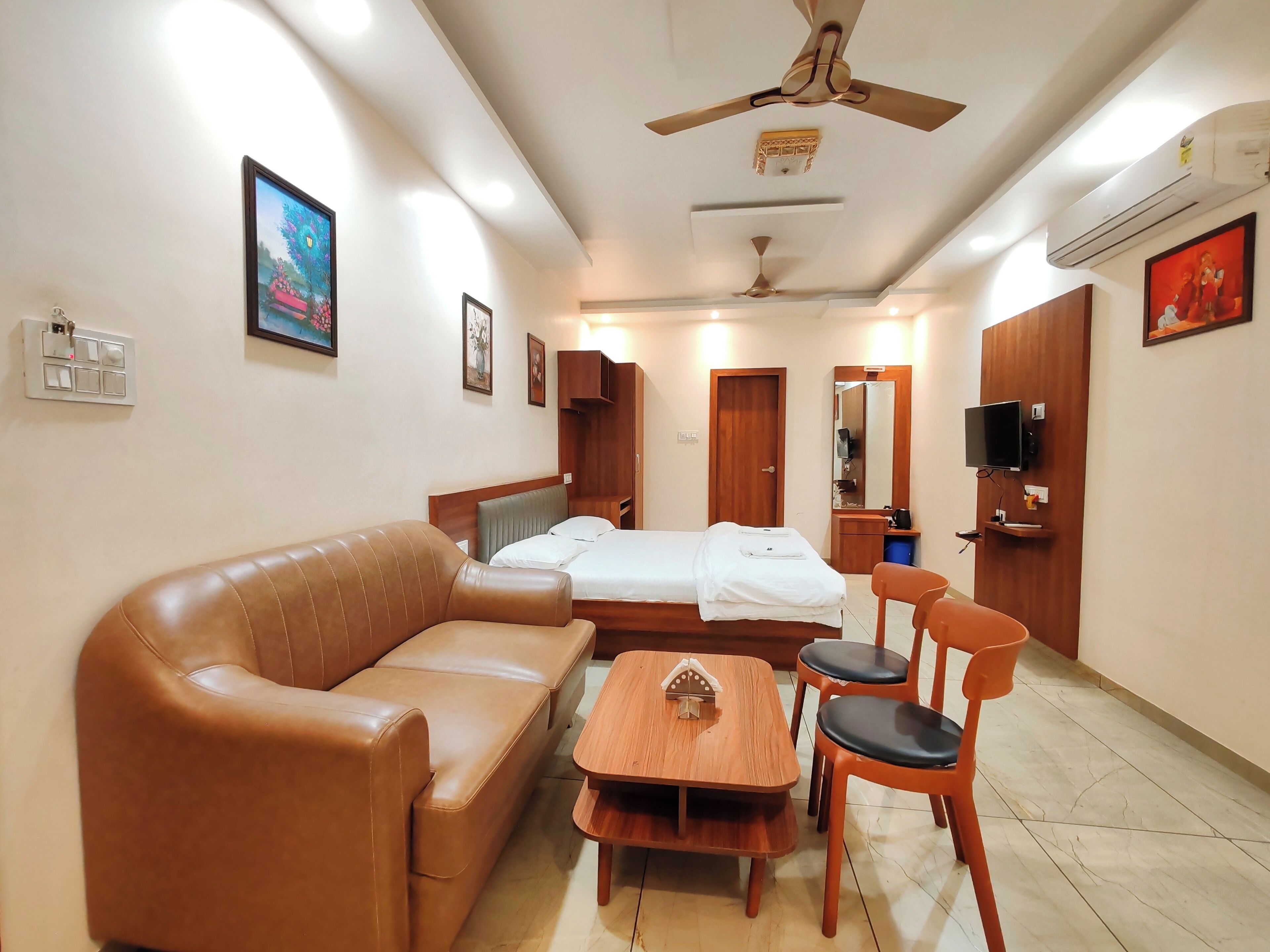 Deluxe Suite, Balcony, City View