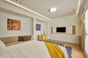 In-room safe, desk, blackout drapes, soundproofing