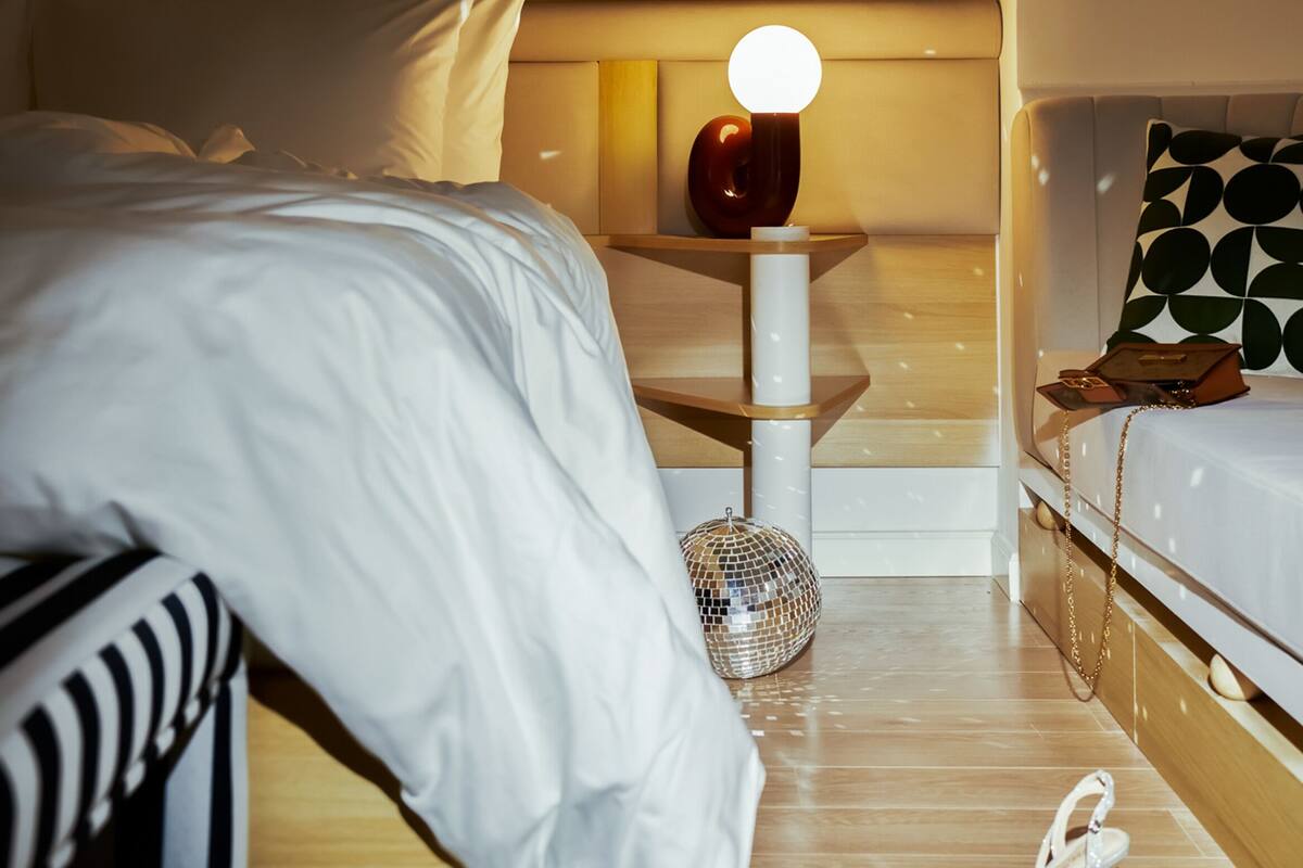 Habitación superior | Caja fuerte, escritorio, cortinas opacas y sistema de insonorización