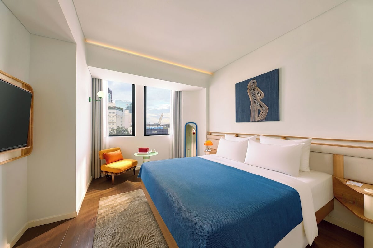 Superior Room, City View | In-room safe, desk, blackout drapes, soundproofing