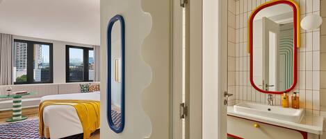 Deluxe Room, Non Smoking, City View | Bathroom | Shower, hair dryer, slippers, towels