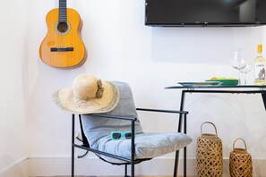 Interior - Modern Comfy & Central Studio Apartment with A/C (Lisboa)