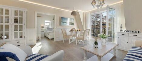 Bügeleisen/Bügelbrett, kostenloses WLAN