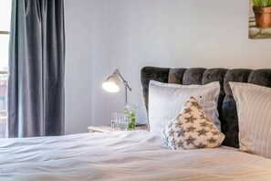 4 bedrooms, iron/ironing board, free WiFi, bed sheets