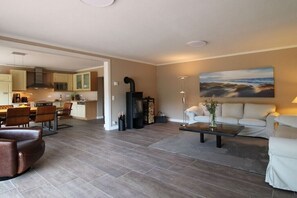 Smart TV, fireplace, DVD player, stereo - Holiday apartment with 2 bedrooms (Timmendorfer Strand)