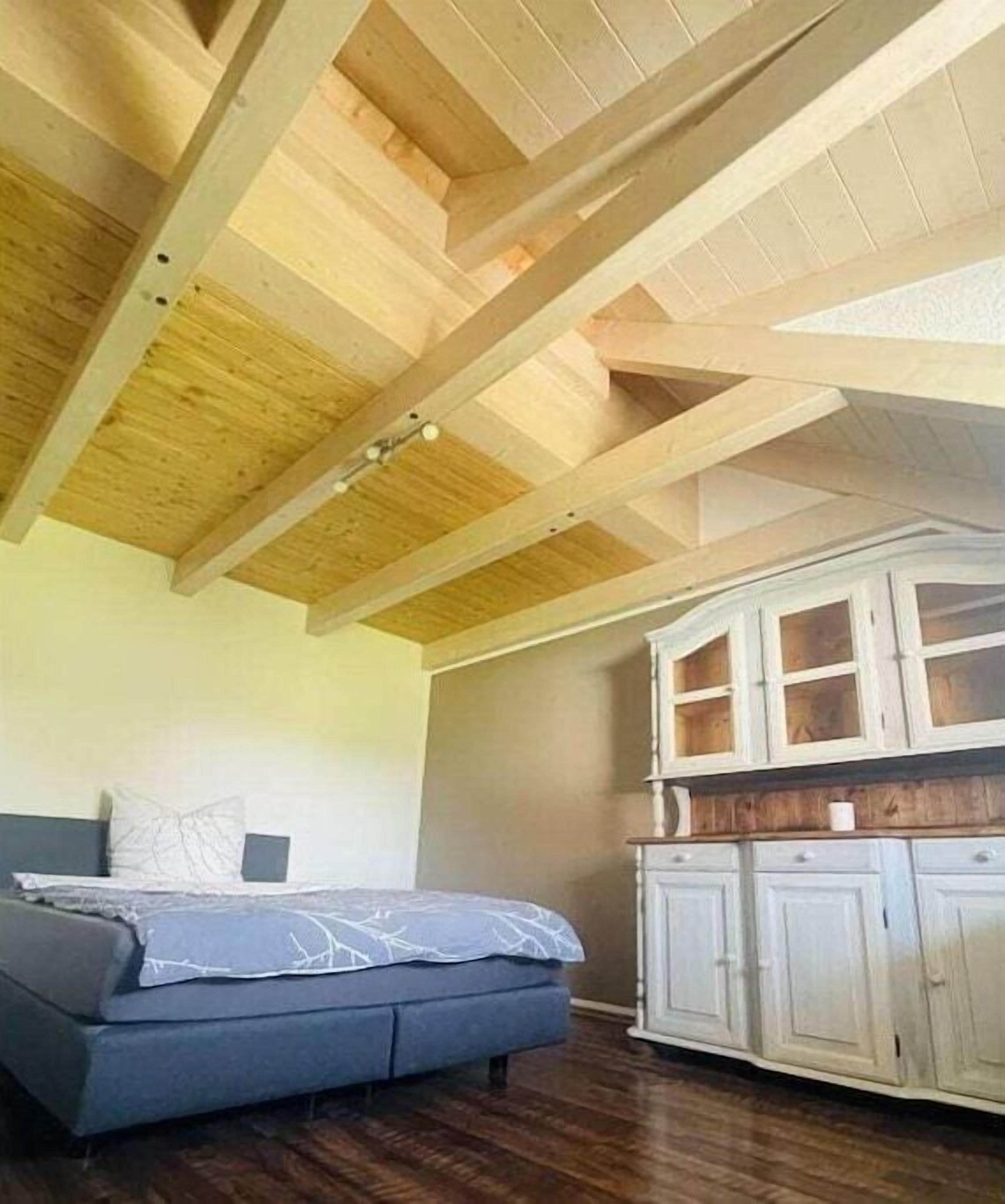 Reisekinderbett, kostenloses WLAN, Bettwäsche