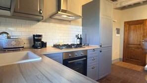 Fridge, oven, stovetop, coffee/tea maker - Apartment in San Donato with 1 bedrooms sleeps 4 (San Donato)