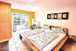 1 chambre, fer et planche à repasser, lit parapluie, Wi-Fi gratuit