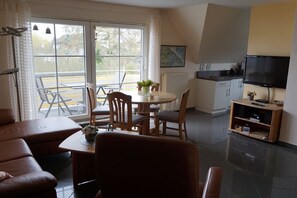 Smart TV, DVD player, books - Holiday apartment with 2 bedrooms (Zempin)