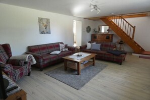 Smart TV, books - Holiday apartment with 3 bedrooms (Braunlage-Hohegeiß)