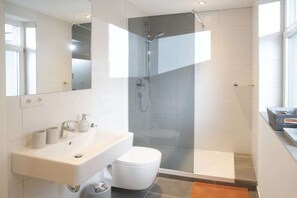 Shower - Apartment Omas Stubb' (Marktheidenfeld)
