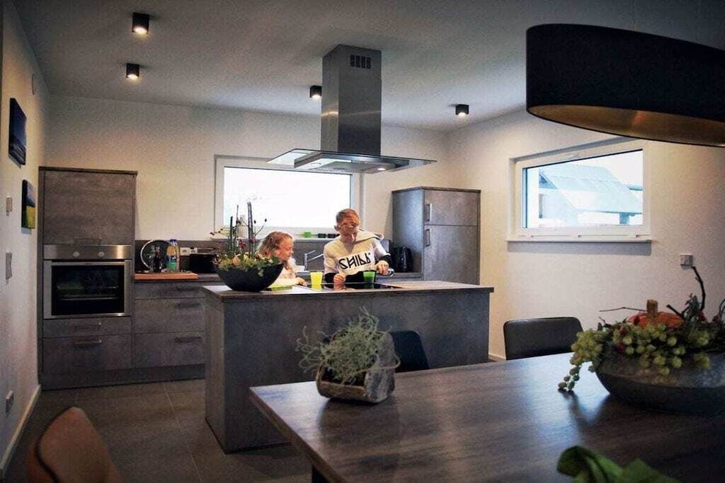 雪櫃、微波爐、焗爐、爐具