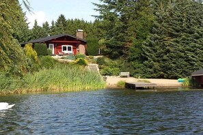 Exterior - Holiday home in Güster with swimming pool (Güster)