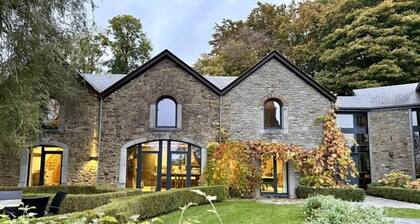 Le Manoir Nassogne â Luxury Stay for 10 with Pool