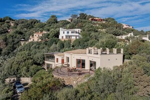 Exterior - NEW! Villa Sofia - charming sea view and pool Villa (Torre Delle Stelle (Maracalagonis))