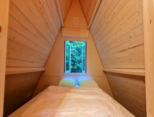 Cozy Woodland Chalet Near Durbuy