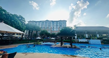 Cozy 2-bedroom condo in awesome Cebu City with AC Free WiFi