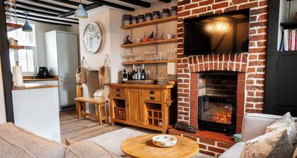 Beautiful Grade ll newly renovated property, located in the heart of old Harwich