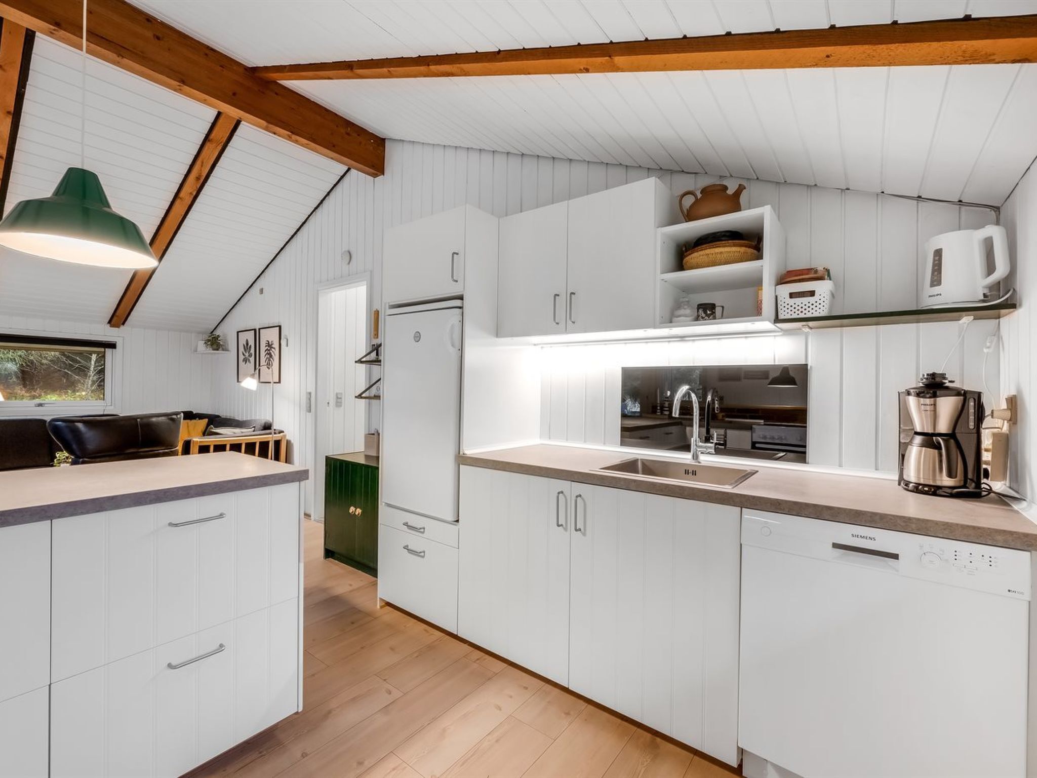 Réfrigérateur, micro-ondes, lave-vaisselle