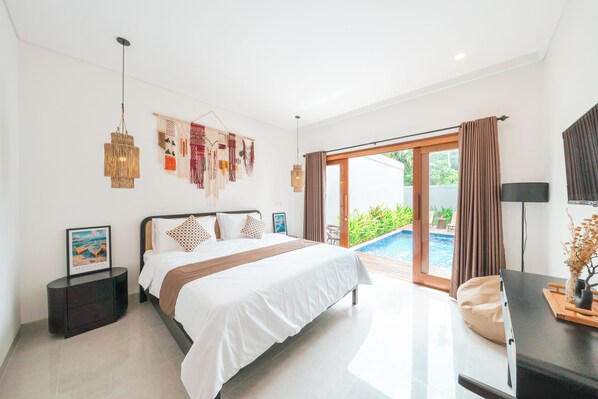 Tabla de planchar con plancha, wifi y ropa de cama 