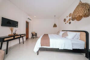Iron/ironing board, WiFi, bed sheets - VILLA HARMAKA 2-bedroom villa with Private Pool (Kerobokan Klod)