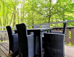 Chalet | Balcony - Relaxing Ardennes Getaway in Durbuy (Durbuy)
